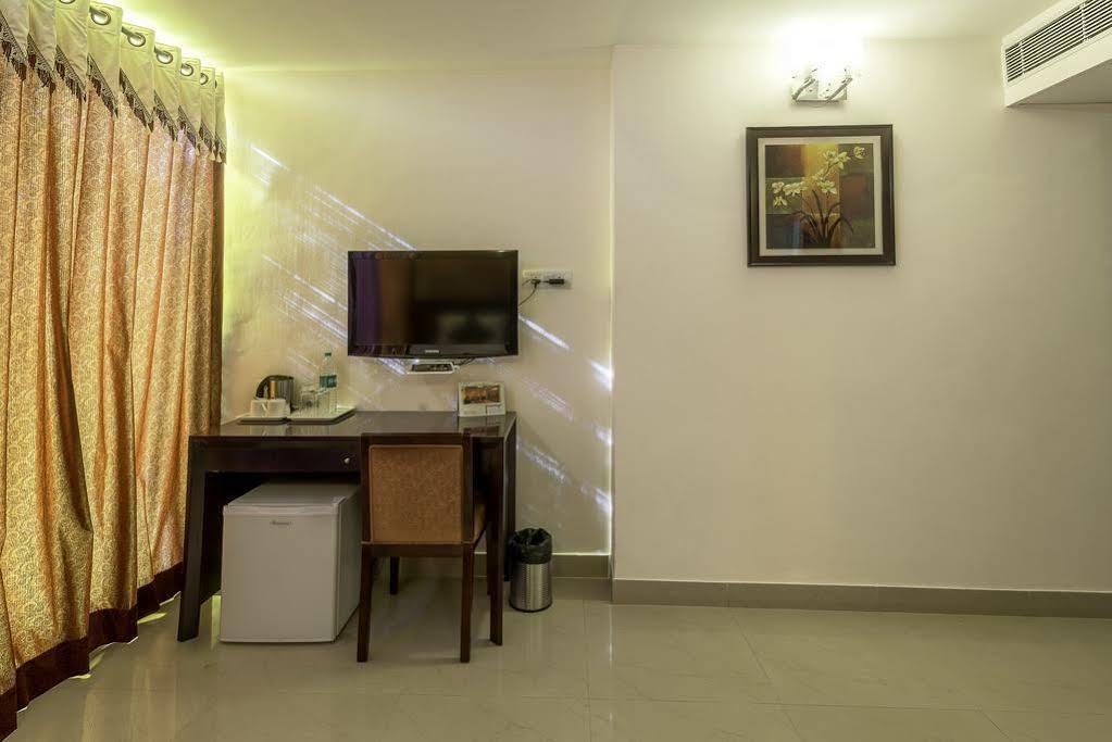 Treebo Crystal Castle Bangalore Exterior foto